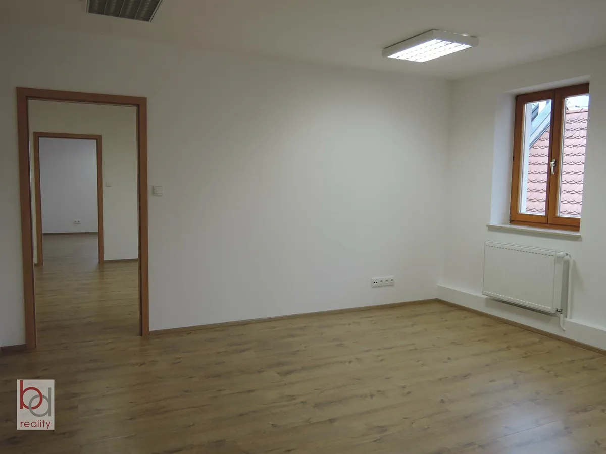 Pronájem kanceláře 73 m²